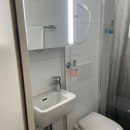 Lindis Vandrerhjem *